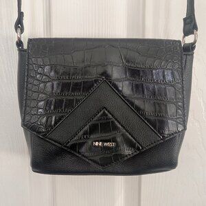 Nine West Black Crossbody Bag Croc Embossed Flap Chevron Detail Adjustable Strap